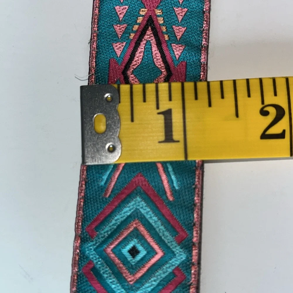 NUOVO Vintage Boho Western Aztec Fabric Belt Multi Color Ladies Size 9